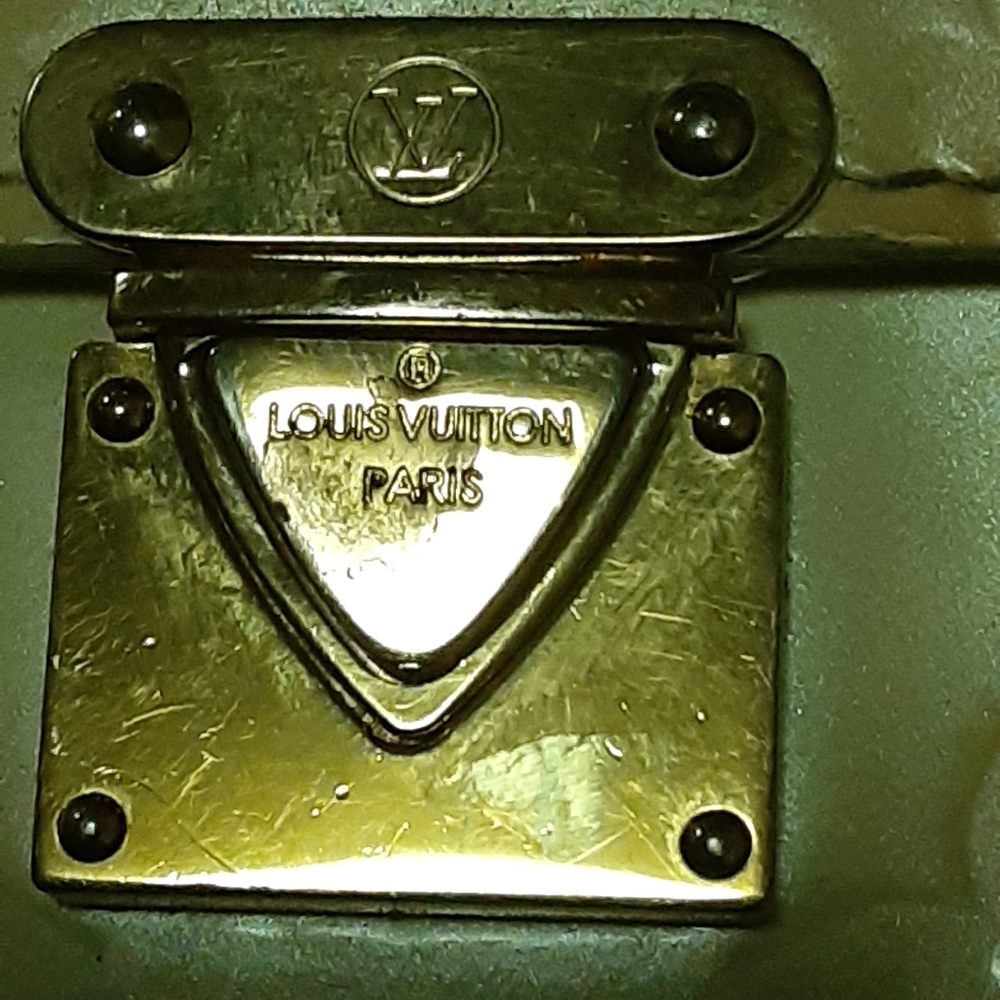 Louis Vuitton  Paris Wallet - Picture 9 of 16